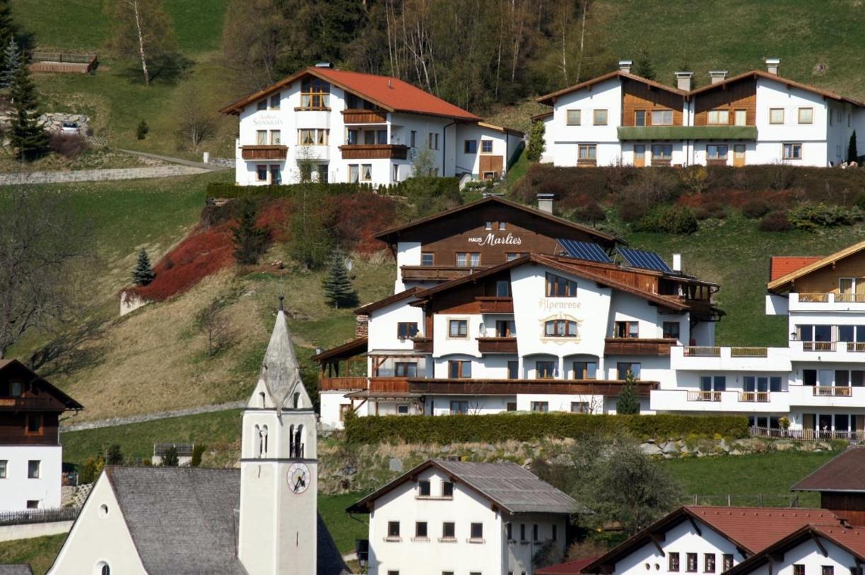 Hotel Alpenrose Fendels Exterior photo